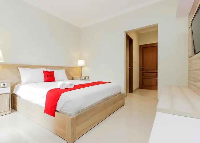Reddoorz Premium Near Ragunan Zoo 2 Jakarta